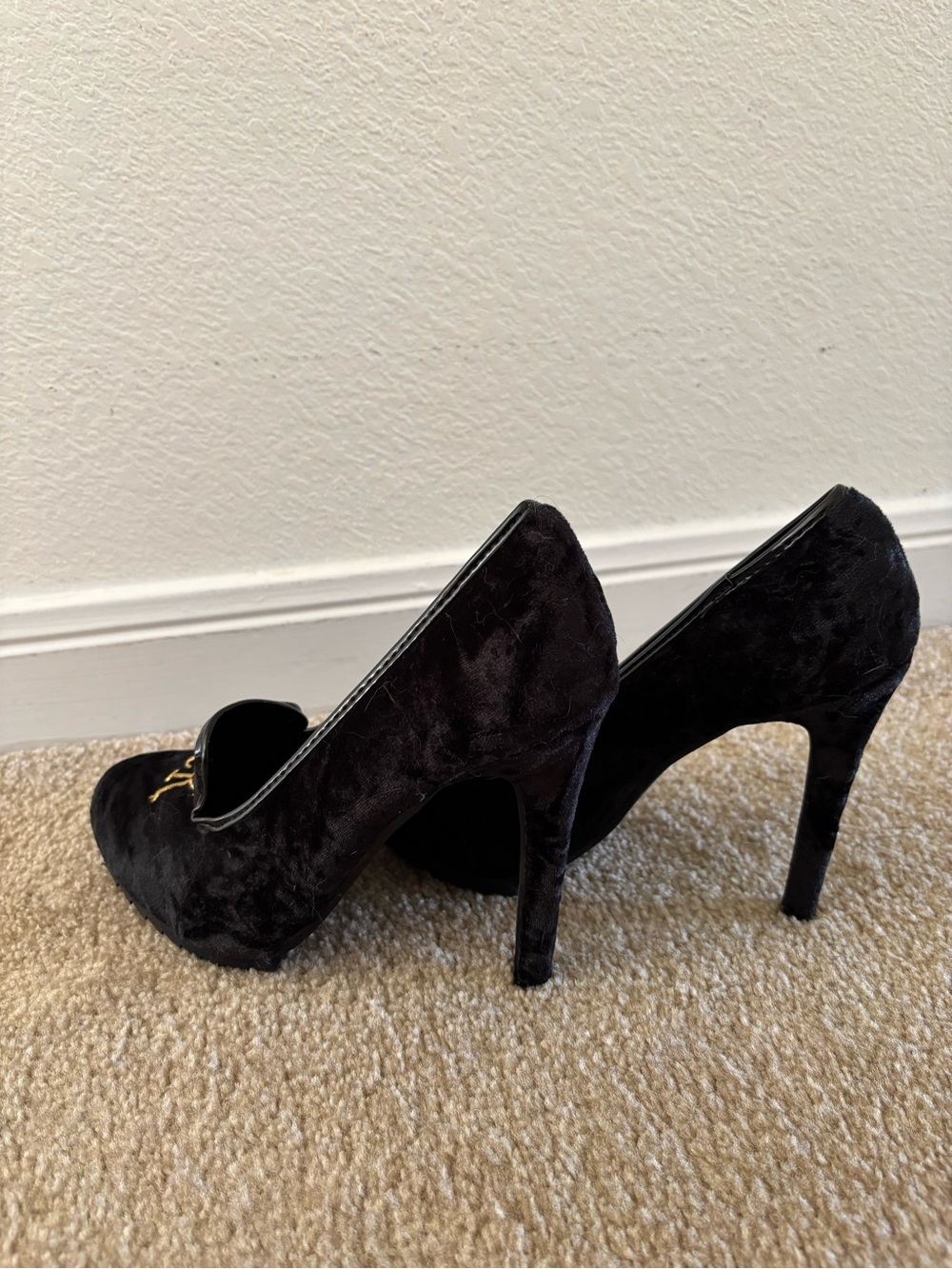 YRU Black Velvet Heels with Gold Embroidery - Picture 5 of 5